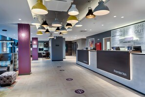 Reception - Premier Inn Berlin City Wilmersdorf (Berlin)