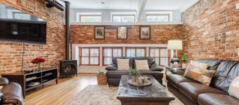 Trio Loft | D-Town GVL | 65" TV + Indoor Fireplace