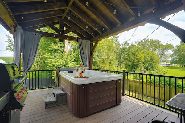 Soak your stress away in the bubbling hot tun on the back patio.