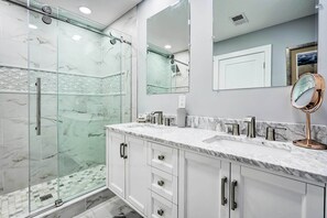 Towels - Long Branch Getaway: Grill, 1 Block to Beach! (Long Branch)