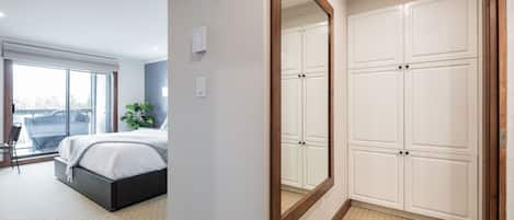 2 bedrooms, iron/ironing board, Internet, bed sheets