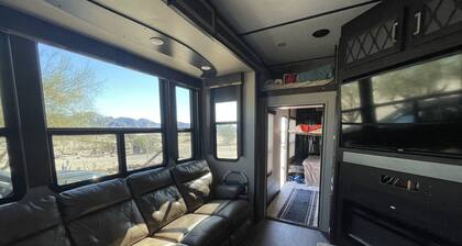 Large, modern camper close to Glamis Sand Dunes