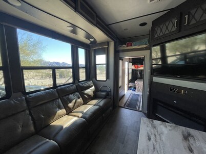 Large, modern camper close to Glamis Sand Dunes