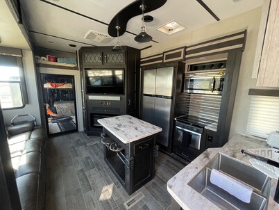 Large, modern camper close to Glamis Sand Dunes
