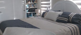 Cozy private one bedroom 3 minutes from the beach and the famous Flying Fishbone