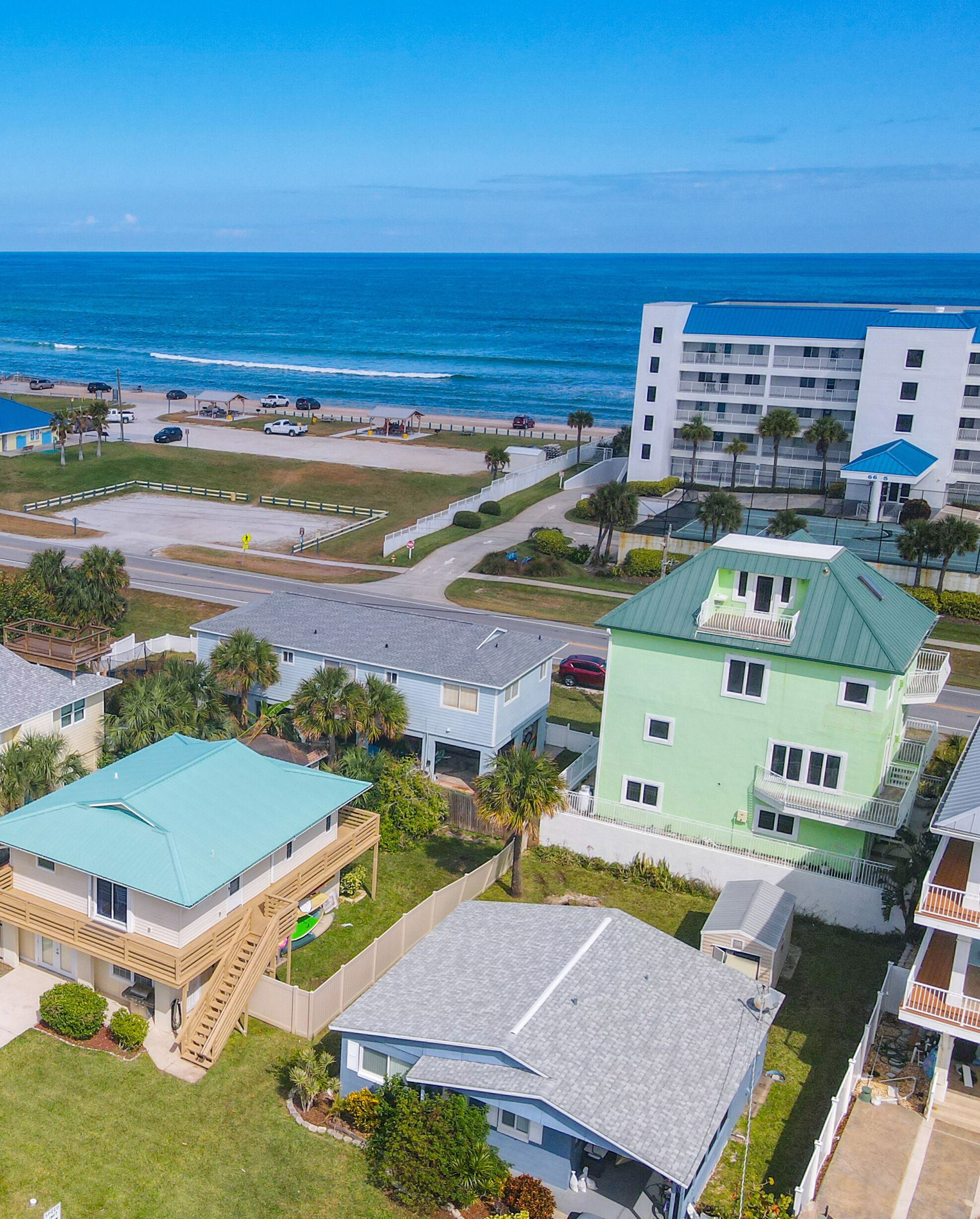 Seconds to Beach & River / Manatee Manor / Watch the dolphins & manatees play!  6693E