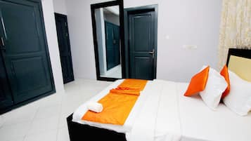 Economy Room | 1 bedroom, minibar, desk, soundproofing