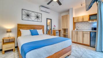 1 bedroom, in-room safe, desk, iron/ironing board