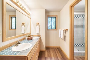 Hair dryer, towels - Tanner by AvantStay | Hot Tub, Fireplace, BBQ Grill | Modern Cascades Escape (Bend)