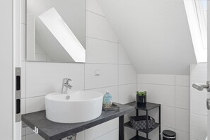 Douche, séchoir à cheveux