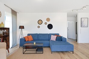 Fernseher, Stereoanlage