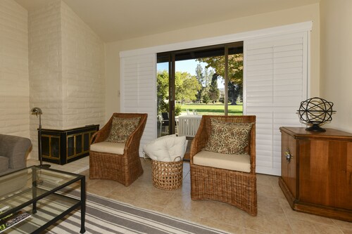 Spacious 3BR, Golf course views, BBQ, pool at Silverado