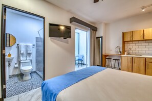 1 habitación, caja de seguridad en la habitación y escritorio 