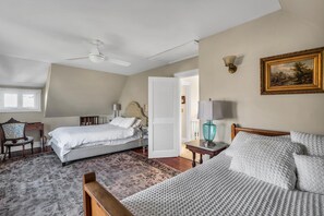 6 bedrooms, desk, iron/ironing board, free WiFi