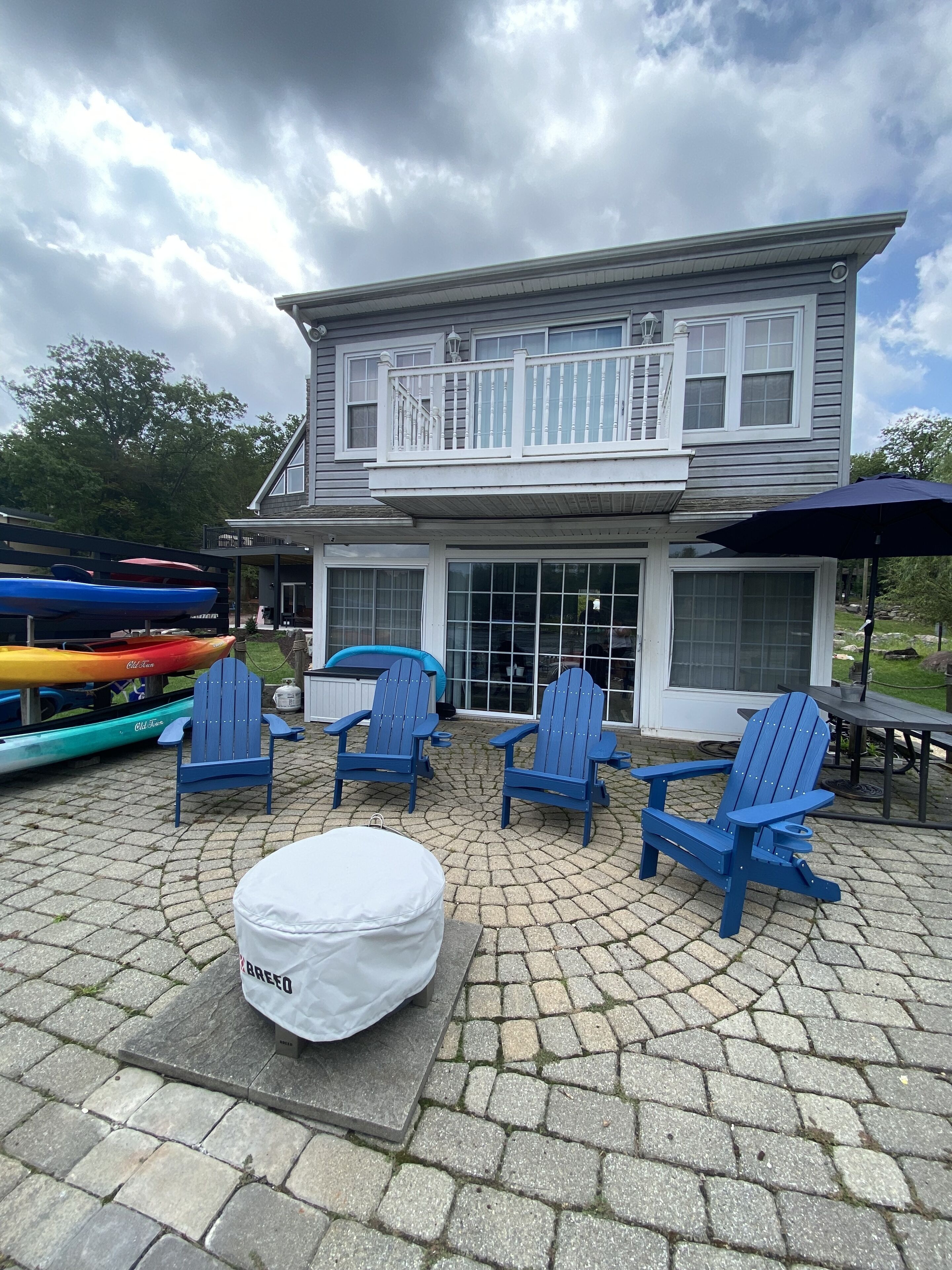 Cottage Lakehouse