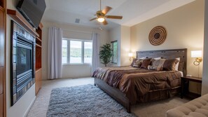 5 bedrooms, iron/ironing board, internet, bed sheets