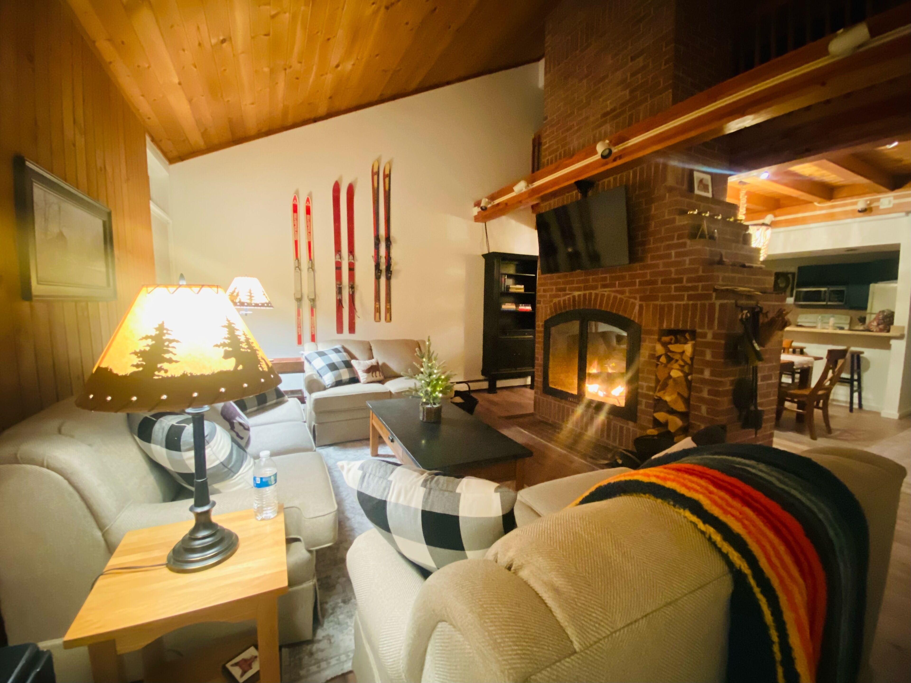 Killington-Pico updated 2 bd/2ba + loft condo!