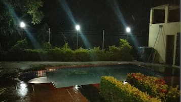 Udendørs pool, opvarmet pool