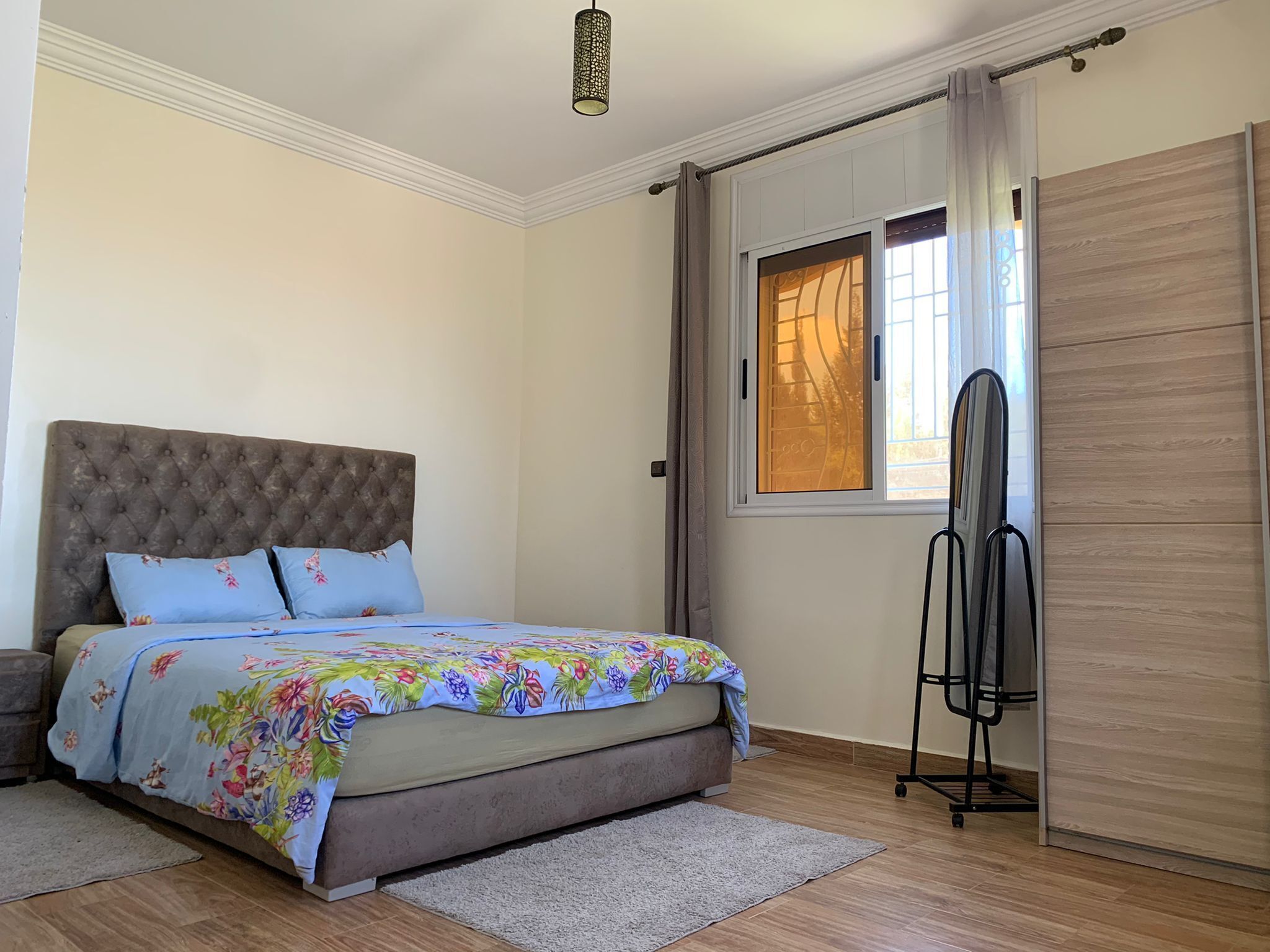 3 間睡房、房內夾萬、免費 Wi-Fi、床單