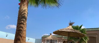 Escape to Luxury: Moroccan Villa w/Pool, Garden - Book Your Blissful Getaway Now