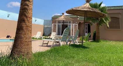 Escape to Luxury: Moroccan Villa w/Pool, Garden - Book Your Blissful Getaway Now