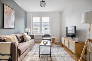 Télévision, chaîne hi-fi