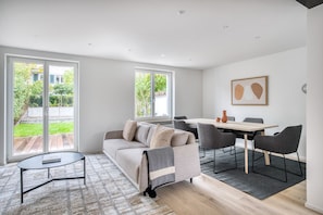 Fernseher, Stereoanlage