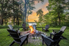 Property grounds - Lakefront Hot Tub - Cabin w/ Views, Fire Pit, Dock, Kayaks & Pontoon! (Sauk Centre)