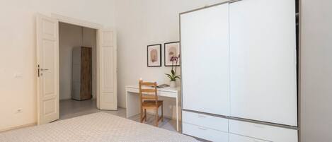 4 chambres, bureau, fer et planche à repasser, Wi-Fi