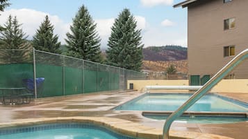 Outdoor pool, a heated pool