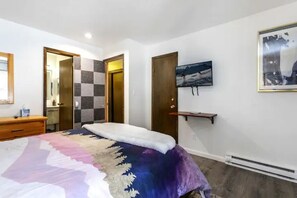 1 bedroom, desk, free WiFi, bed sheets
