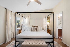 5 soverom, strykejern/-brett, reiseseng for barn og wi-fi (inkludert)