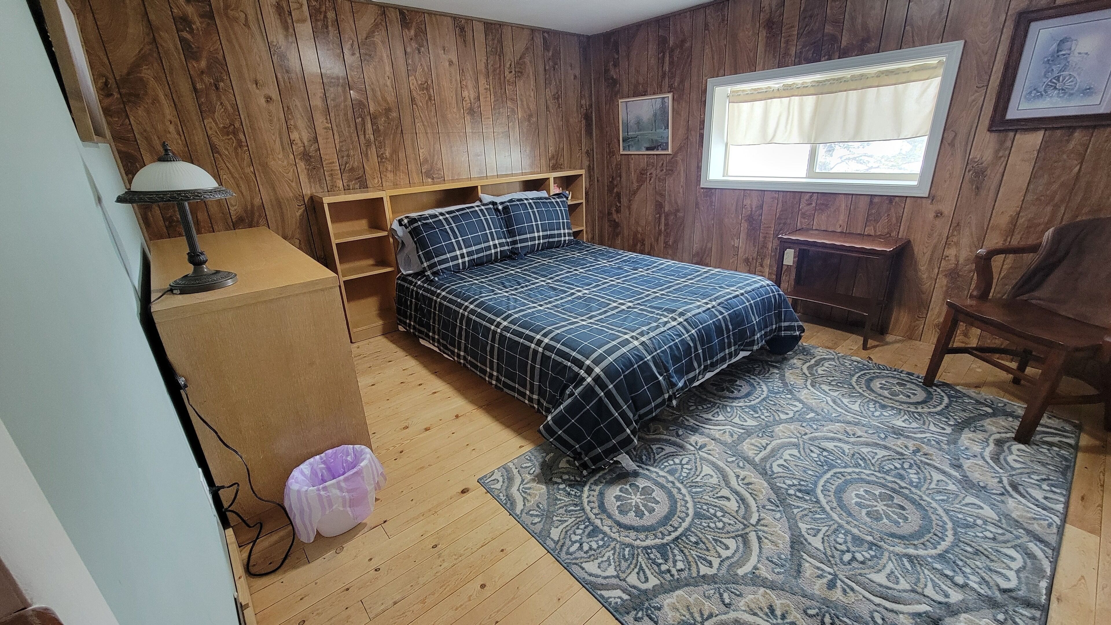 4 bedrooms, bed sheets