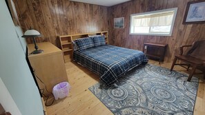 4 bedrooms, bed sheets