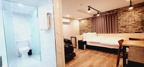 Deluxe Premium Room | Premium bedding, memory foam beds, free minibar, blackout drapes - DAON HOTEL (Gimhae)