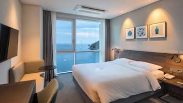 In-room safe, blackout curtains, soundproofing, free WiFi