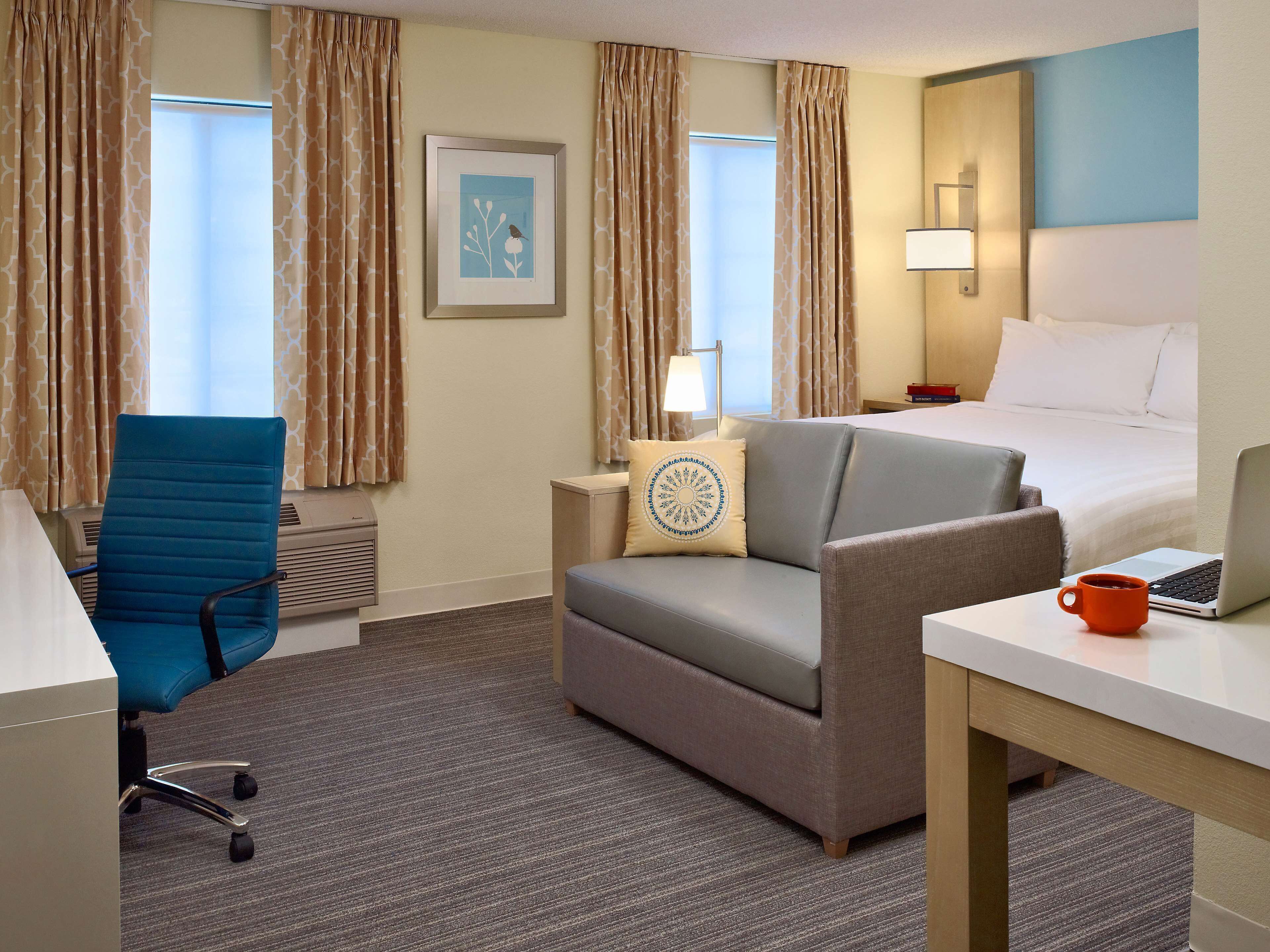 Your Home In Houston's Vibrant Scene! Accessible Room W/ Ri Shower! Free Bfast! - Houston