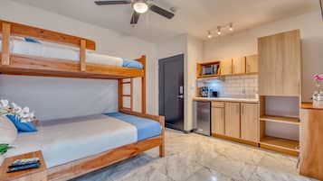 1 bedroom, in-room safe, desk, iron/ironing board