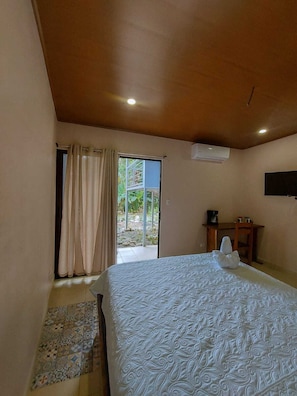 1 bedroom, desk, free WiFi, bed sheets