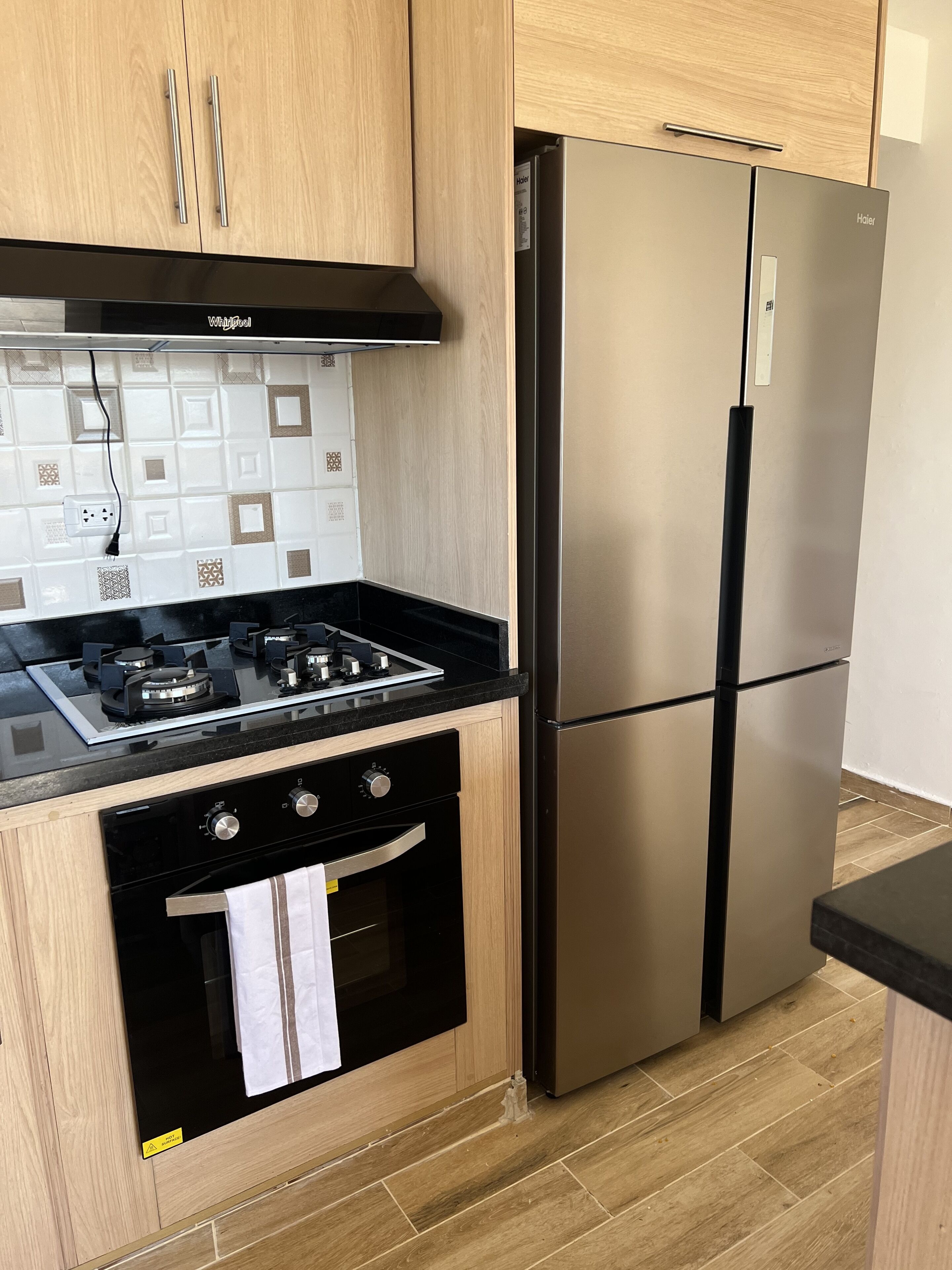 ميكروويف، فرن، ماكينة لصنع القهوة/الشاي، محمصة خبز