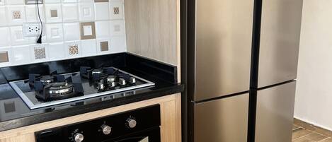 Microonde, forno, macchina per tè/caffè, tostapane