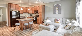 Brand new chic condo minutes from FSU/TCC/FAMU!