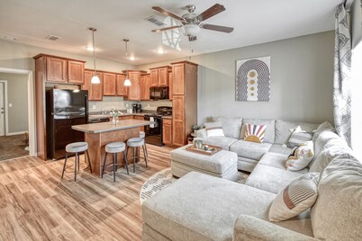 Brand new chic condo minutes from FSU/TCC/FAMU!