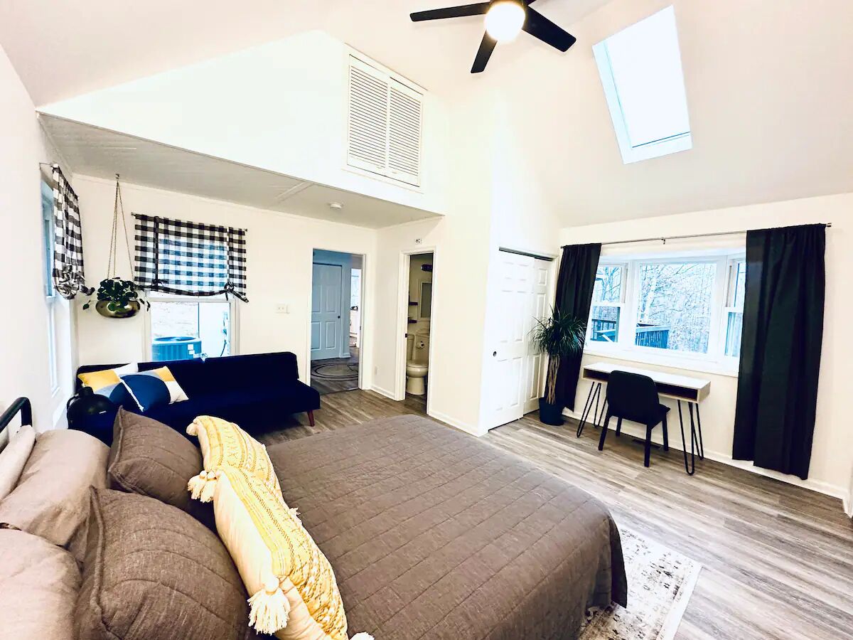 2 bedrooms, desk, iron/ironing board, free WiFi