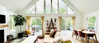 Cozy Chalet: Newly Renovated Two Bedroom with WiFi, Deck, Fire Pit & Grill