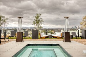 Pool - Ideal Culver City 1BR w/ W/D, Pool & Gym, nr shops & bars, by Blueground (Los Angeles)