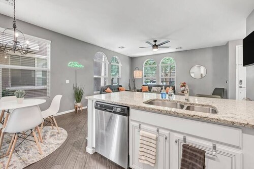 Modern desert vibes in the heart of Gilbert!