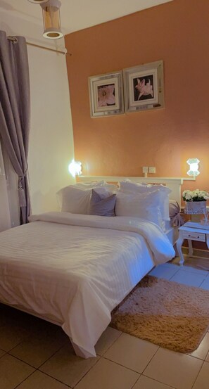 Iron/ironing board, free WiFi