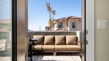 House, 4 Bedrooms | Terrace/patio