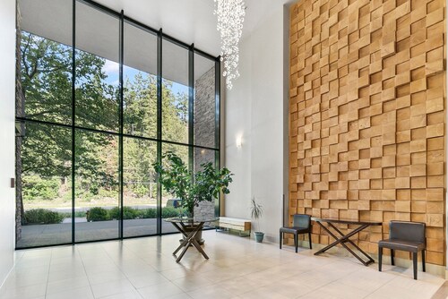 Luxury Condo on Mara Lake with Boat Slip & Pool.